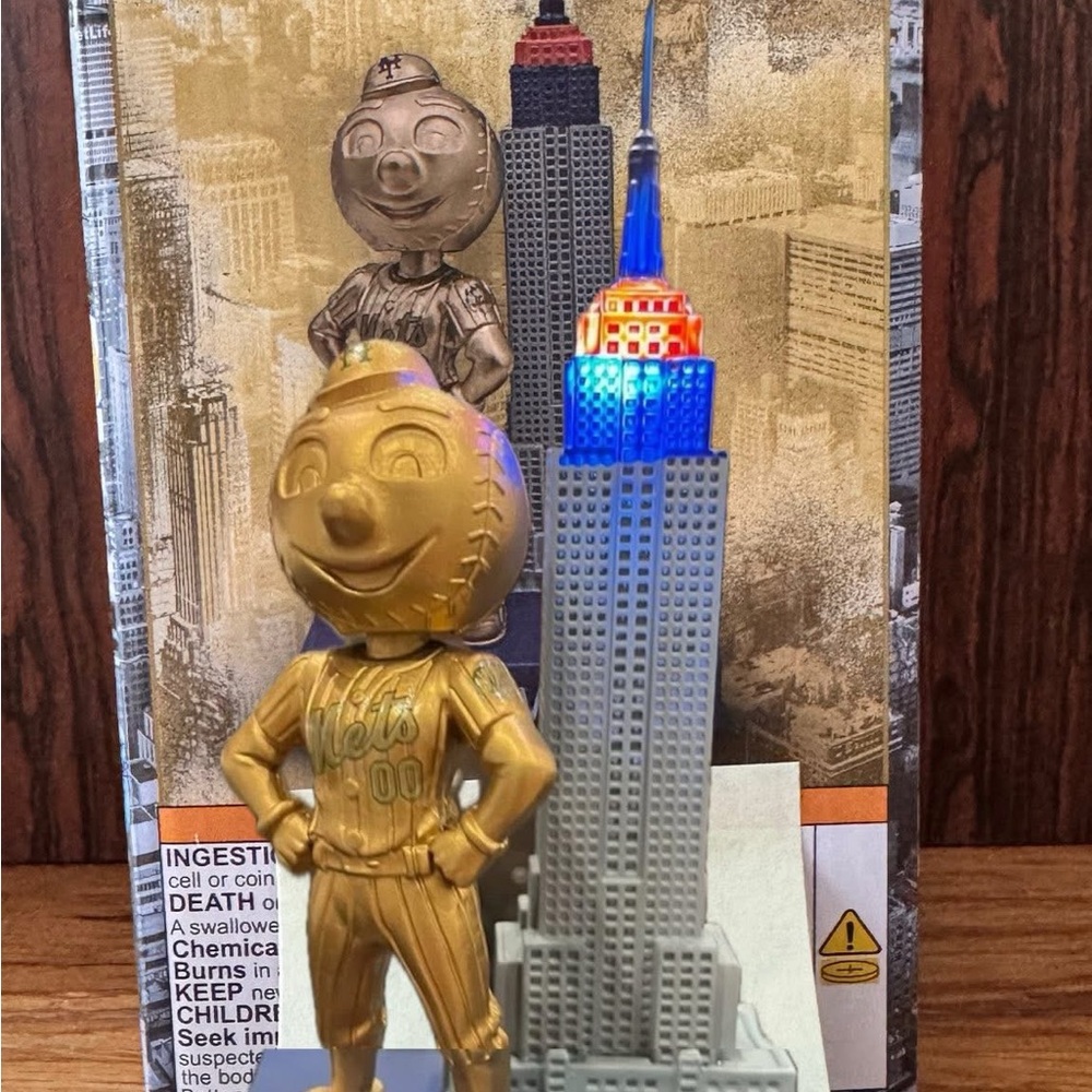 Mr. Met Gold Empire State Building Light Up Bobblehead - STH